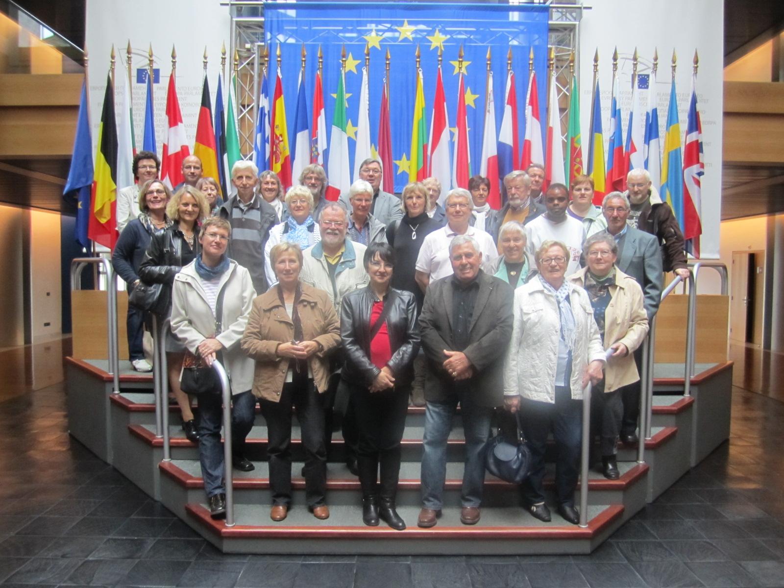 Gemeinsam nahmen die "Lillerois" und die Marsberger an einer zweisprachigen Führung durch das Europaparlament teil und bekamen somit einen interessanten Eindruck des pol. Geschehens in Straßburg.