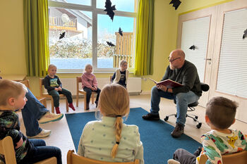 Vorlesen öffnet Kindern Türen zu Fantasie,